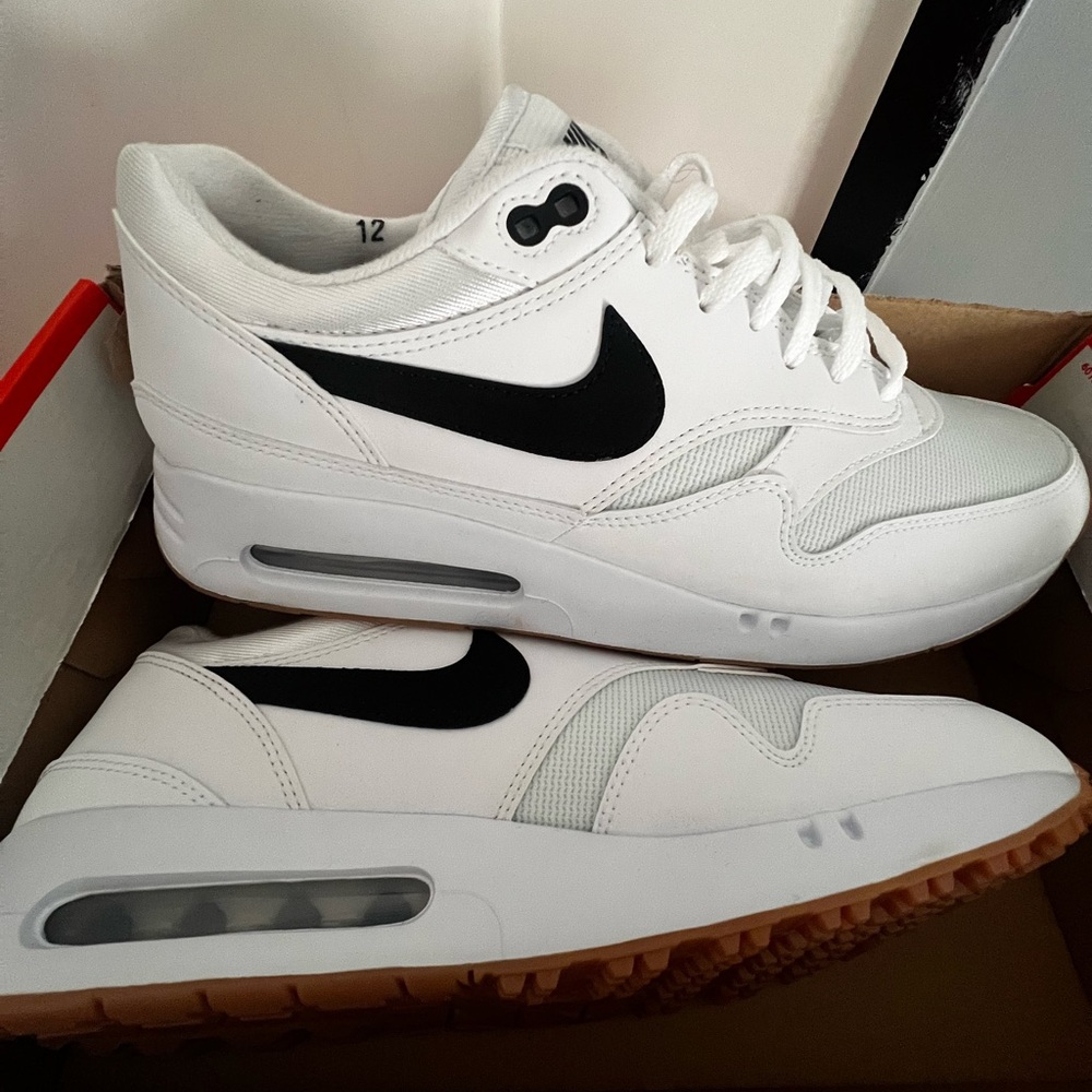 White and Black new Nike Airmax Sneakers (Golf)